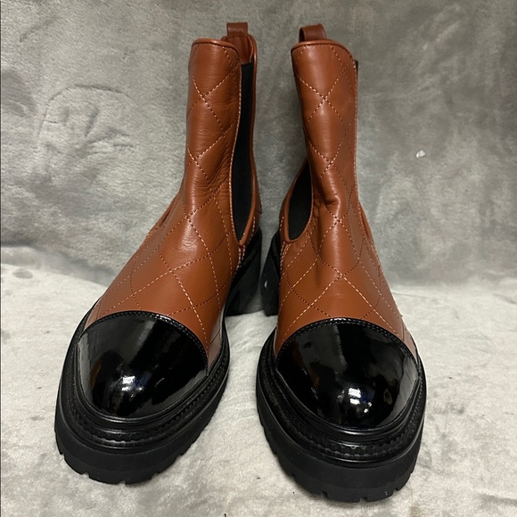 Chanel Women's Cap Toe Chelsea Ankle Boots Size 40 - Picture 6 of 12